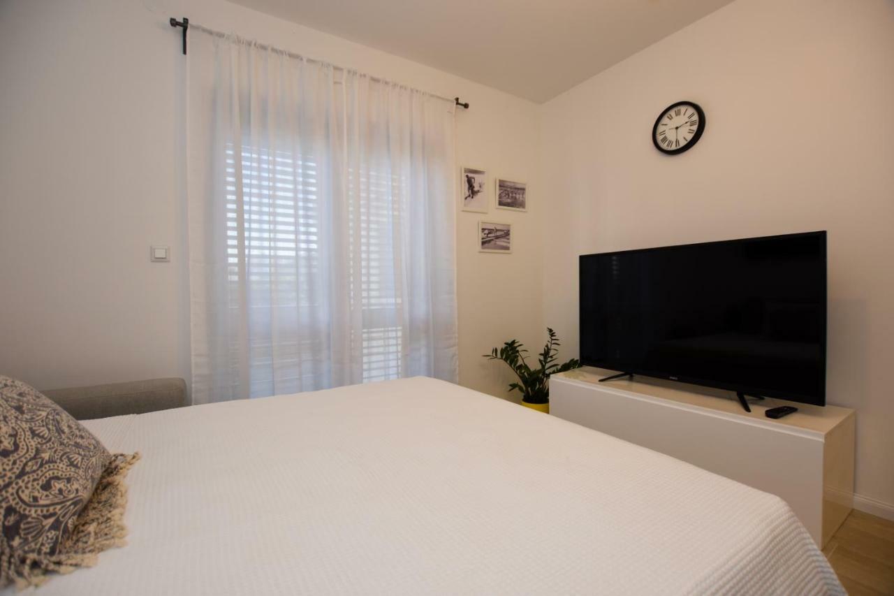 Apartments Villa Laura Паг Екстериор снимка