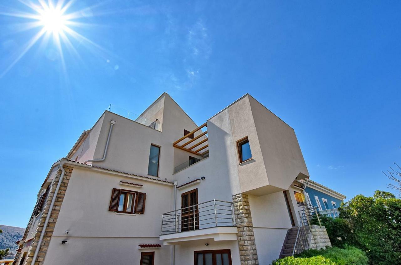 Apartments Villa Laura Паг Екстериор снимка
