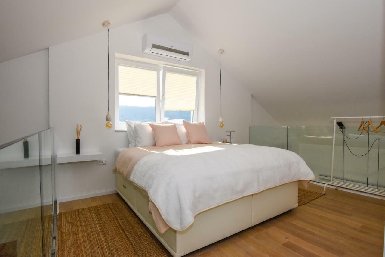 Apartments Villa Laura Паг Екстериор снимка